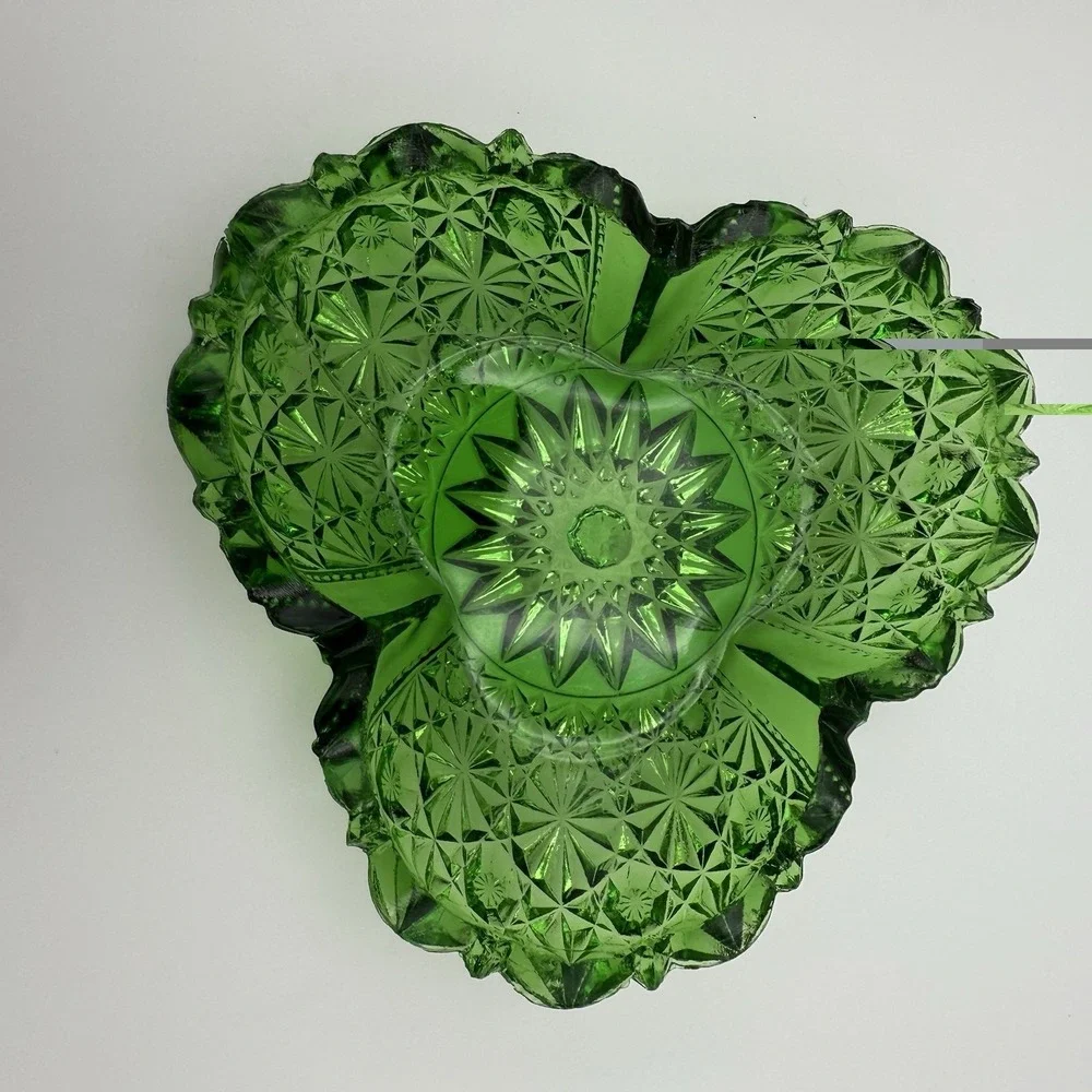 Antique EAPG Bowl US‎ Glass Richards and Hartley Clover Emerald Green Triangular